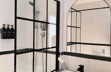 Lux 2-Bed City Centre Apartment Sleeps 6 Free Parking Balcony Near Leeds Station & Millennium Square view - Foto 28