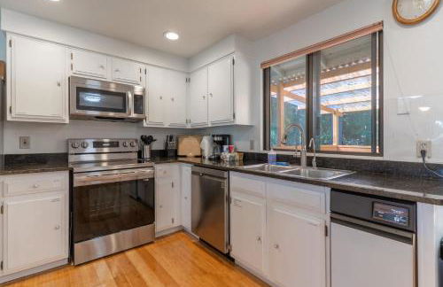 5BR Gem Walk to Microsoft and Near Redmond DT - Foto 26