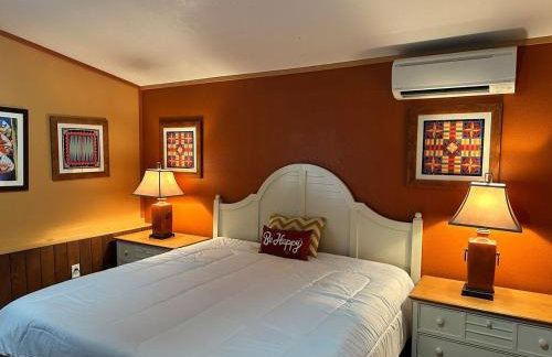 6 bedrooms! Family friendly! Spacious! PNW Rustic! - Photo 10