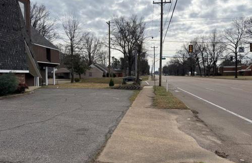 Stylish Remodeled 23 Large beds Near Elvis Presley - Foto 18