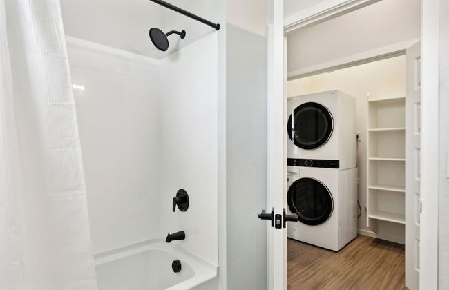 Fresh Modern Home with Pool BBQ - Foto 17