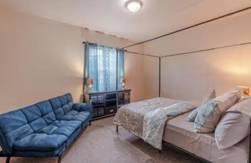 Sprawling 9 BR Mountaintop Oasis with BlueRidge Views - Foto 9