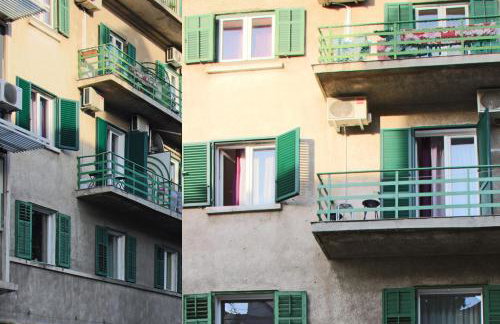 Spacious Apartment Center - Photo 44