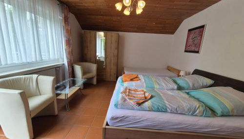 Komfortable 90 qm Ferienwohnung Berta mit 3 Schlafzimmern Küche Balkon Wohnzimmer mit großem LED TV InternetWiFi Flatrate und kostenlosen Parkplatz inklusive in Brilon Madfeld mit Rechnung - Foto 4