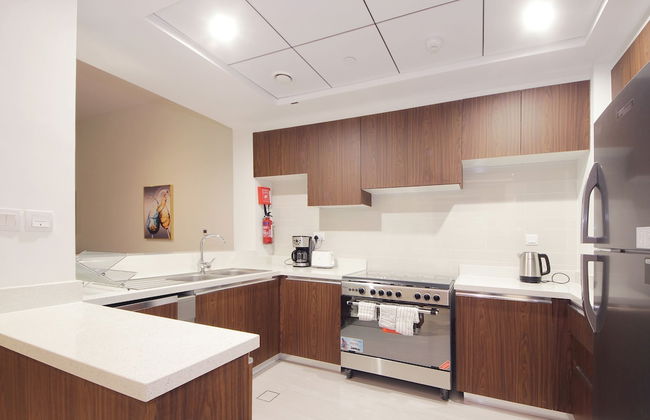 Luxury StayCation - Tranquil Retreat With Beautiful Park Views - Photo 18