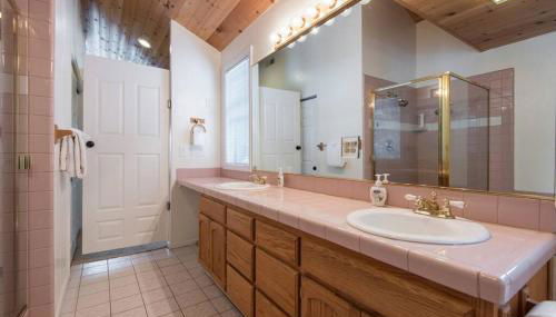 Tahoe Vista Home w/ Spa close to Northstar & Lake - Foto 2