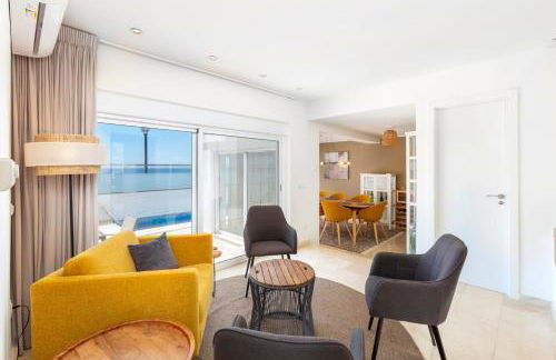 First Row Beach Villa - Photo 15