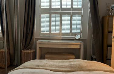 Newly Renovated 1-Bed Apartment with Private Patio - Foto 2