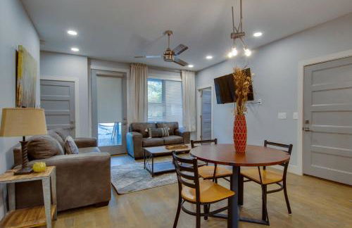 Great Family Home near Downtown - Foto 16