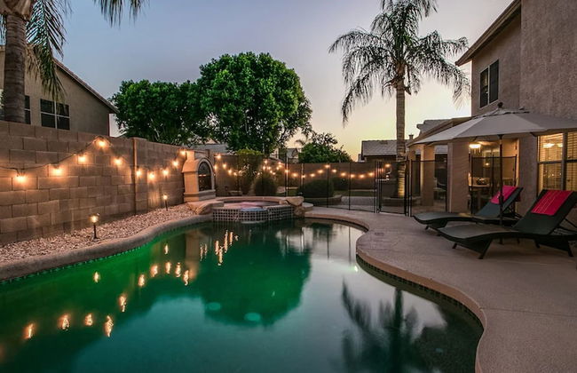 Massive 5 Bdrm Getaway W/pool, Hot Tub, Game Room! - Photo 37