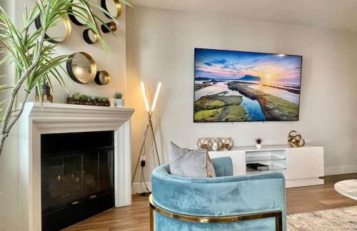 Lux One Bedroom Condo with Garden View - Photo 3