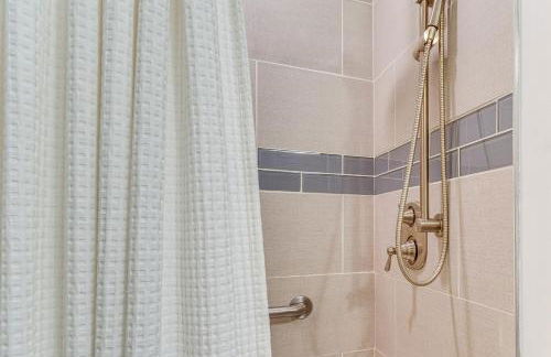 4 Mi to Capitol Spacious Springfield Home with Deck - Photo 24