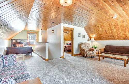 Lakefront New Hampshire Hideaway with Deck and Views - Foto 25