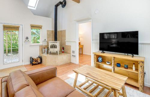 Spring-Fed Soaking Tub! Lush Central Oregon Haven - Foto 7