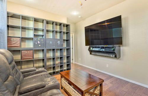 Game Room, Serene Backyard! Luxe Goodyear Home - Foto 19