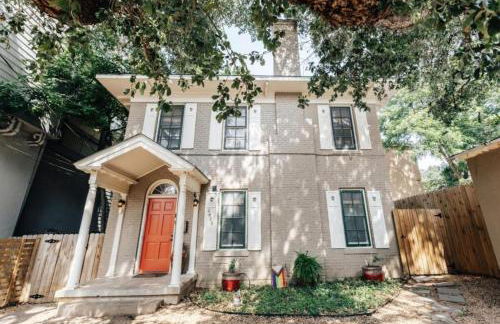 Holiday Group Winter Retreat at 4BR Victorian Home in UT Campus& Downtown - Foto 1