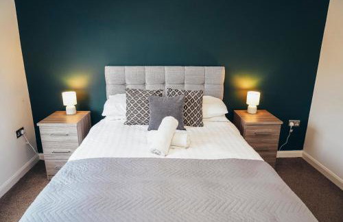 Large Apartments next to East Midlands Airport with Free Gated Parking! - Photo 8