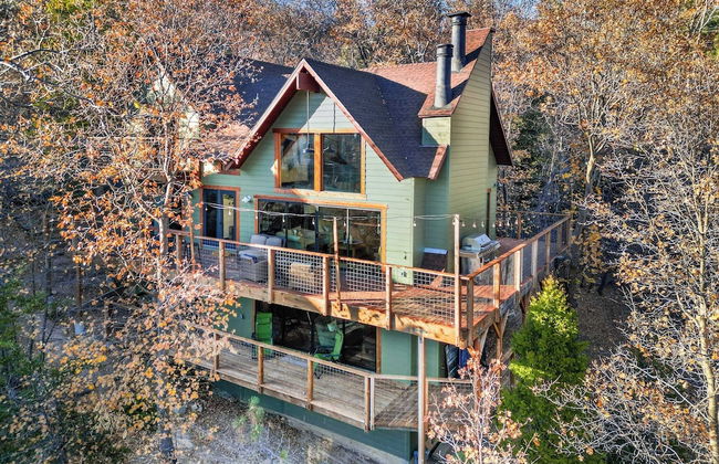 Legacy Lodge by Avantstay Upper-level Retreat Deck, Hot Tub - Foto 13