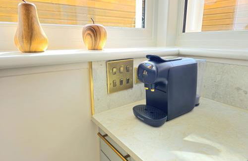 Newly Renovated Gem - Free Parking & Modern Comfort - Foto 54