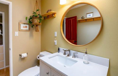 Seaside Garden Escape, A Stroll to the Beach! - Foto 62