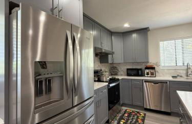 Newly Renovated Lakefront with Dock - Foto 14