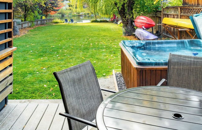 Riverfront Bend by Avantstay Private Dock, Large Yard w/ Views, Hot Tub - Foto 23