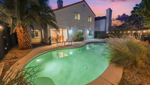 4Br Model Home w Pool and Pool table in Henderson - Foto 3