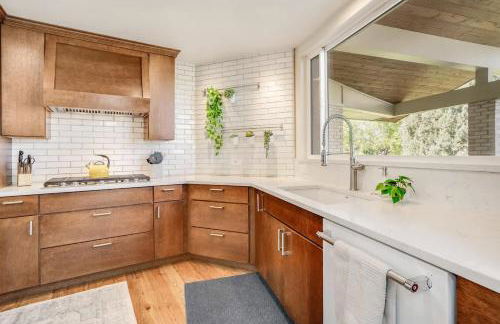 Mid-Century Mod - 7 BR Sleeps 22 - Hot Tub & Game Room - Foto 25