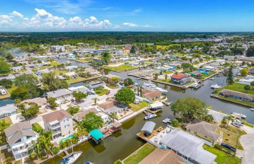 Beautiful & Cozy Home on a Canal in Hudson, FL! - Foto 68
