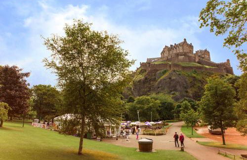 Edinburgh Castle Suite - The Edinburgh Address - Photo 33