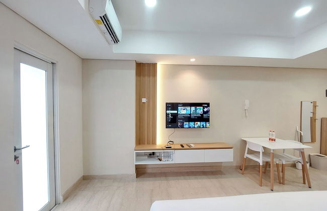 Good Deal and Strategic Studio at Podomoro City Deli Medan Apartment - Foto 8
