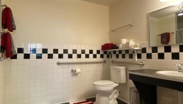 Brunswick Studio 102 - Photo 5, towels