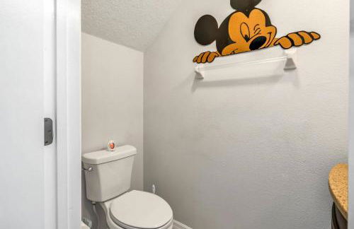 Spacious 7BR Retreat w Pool Game Room - Foto 37