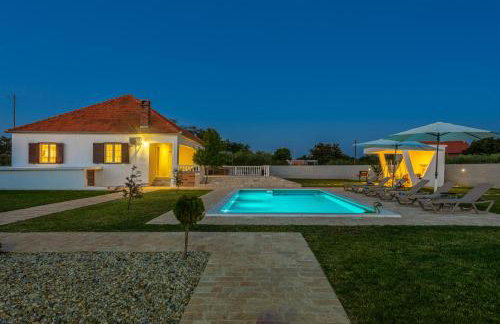 S&I Peaceful Holiday Home With Pool & Jacuzzi - Foto 40