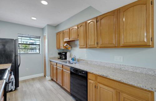 Oceanview - Heated Pool - Game Room - Steps to Beach - Sleeps 8 - Foto 33