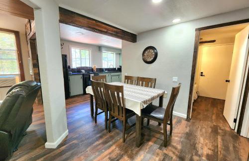 Miners Suite-Centrally Located in Shaver Lake - Photo 6