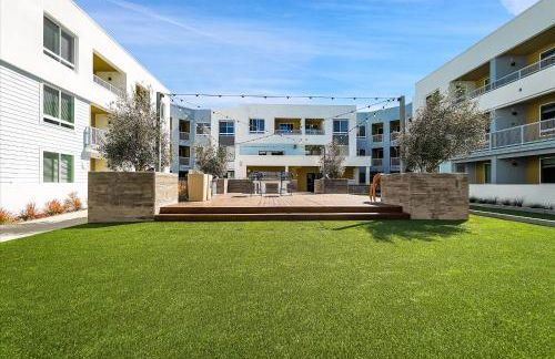 Global Luxury Suites near Liberty Station - Foto 29