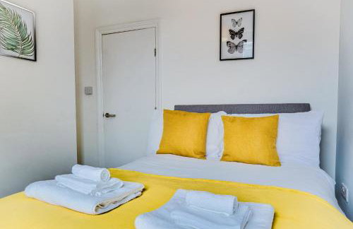 Spacious 4 Bedroom house near Leeds CC - Foto 17