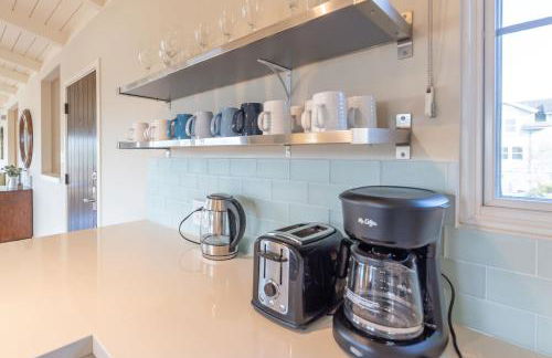 Ocean & Mountain View Home - Walk to Trails Beach Family Activities - Foto 10