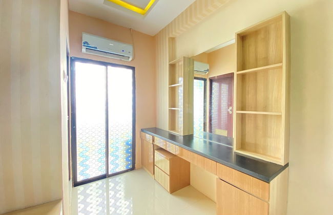 Simply 3BR Apartment at Gateway Ahmad Yani Cicadas - Photo 14