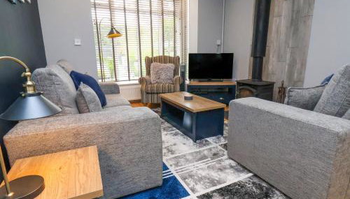 The Dollhouse - Photo 3