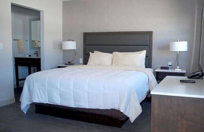 Spring Lake Townhomes and Suites - Photo 2