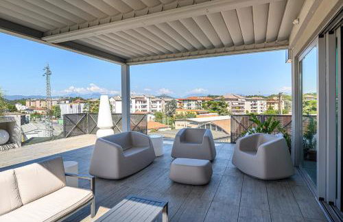 [Attico di Design] a 5 min da Centro e Fiera - Foto 2