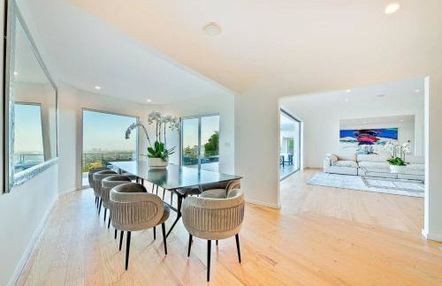 Stunning Modern Estate in BH with Pool, Spa, and Views - Foto 21