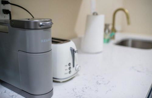 5 bedrooms with 4 Full Bath Fire Pit BBQ and Plush Amen on 1 2 acre - Photo 13