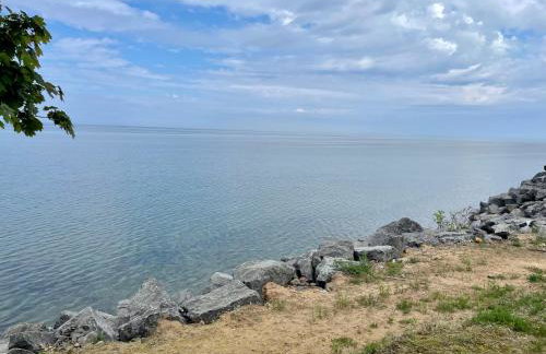 Cozy LAKE ONTARIO WATERFRONT Breathtaking Views! - Foto 22