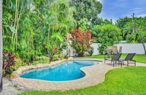 3 min. walk to Wilton Drive, pool and huge yard - Photo 9