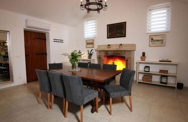 Secluded Oasis With Pool, Outdoor Kitchen, & Landscaped Terraces - Foto 16