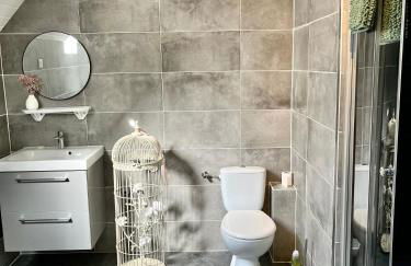 Dans Maison privée Appartement de charme, 70m2 avec pergola Et jardin à 15min centre de Strasbourg Chez Regine - Foto 31