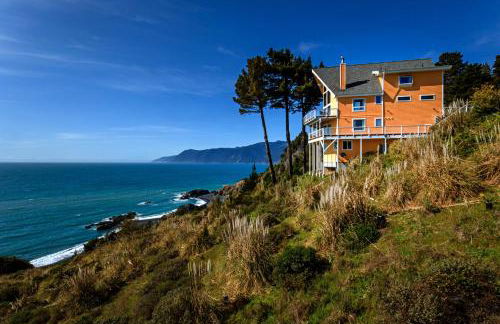 Amazing Oceanview 2 bedroom Oceanfront! by OceanviewHotTubs Shelter Cove, CA Tesla EV Station - Foto 34